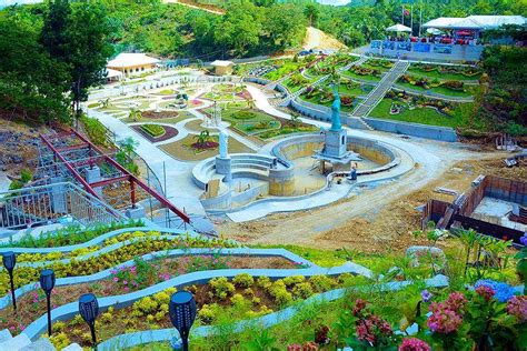 Come and Enjoy The Scenery Mirror of the World .